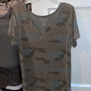 Camouflage T-shirt size small, great condition